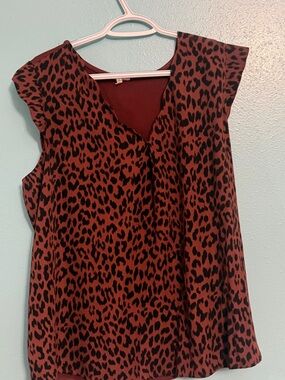 Maurices Rust and Black Leopard Print Sleeveless V-Neck Top